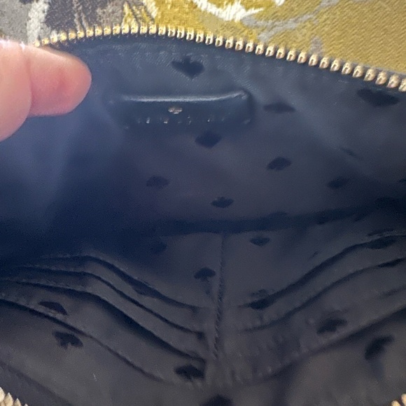 Kate Spade Convertible Bag to Wristlet Black Pebbled Leather. - Picture 8 of 13